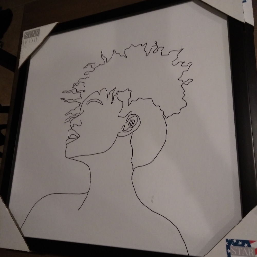 Line Art Natural Woman Frame Black and White 18"